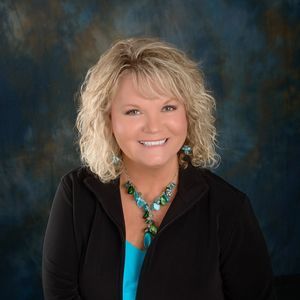Meet your Posher, Dawn e.